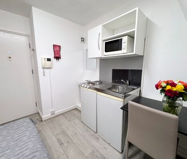Single Bedsit - Photo 3
