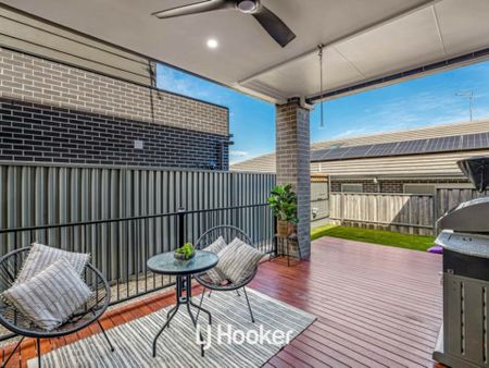 Stunning Family Home - Great Location! - Photo 5