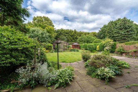 6 bedroom detached house to rent - Photo 3