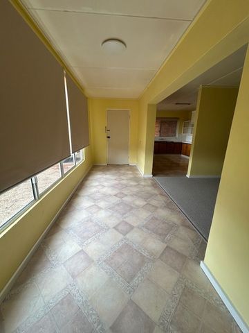 Convenient unit! - Photo 2