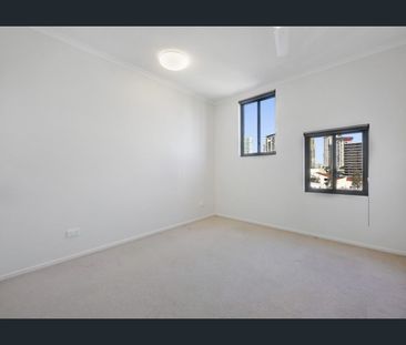 TWO BEDROOM WALK TO CBD AND LIGHT RAIL - Photo 2