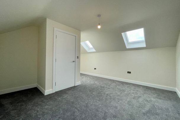 Sackville Street - Photo 1