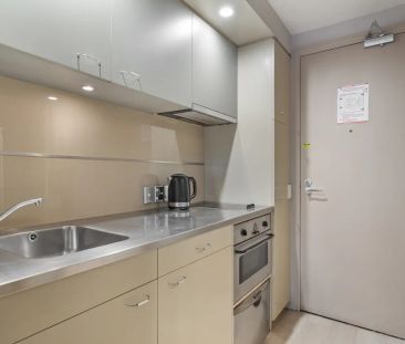 Fully Furnished 1-Bedroom in Wynyard Quarter - Photo 2