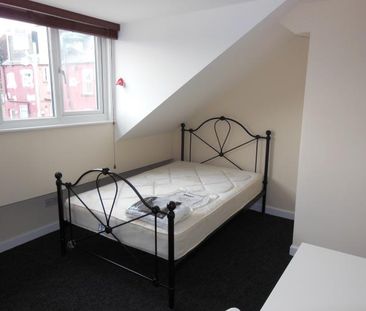 Student House 4 bedroom, Crookesmoor, Sheffield - Photo 3