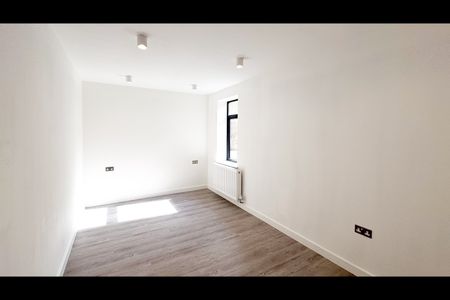 1 Bed Flat, Wimbledon Hill Road, SW19 - Photo 3