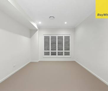 Metricon Home, 4 Bedrooms, 2 Living Areas, Ducted A/C, Solar +Wirel... - Photo 3
