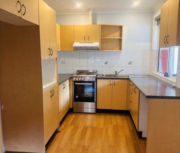 Recently Renovated 2-Bedroom Home for Rent – Walk to Marayong Stati... - Photo 6