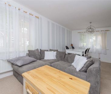 3 bedroom end of terrace house to rent - Photo 2