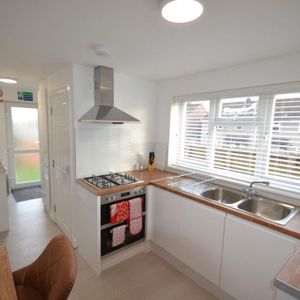 1 bedroom house of multiple occupation to rent - Photo 2