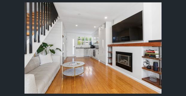 Stunning 2 bedroom townhouse with Private Plunge Pool - Photo 1