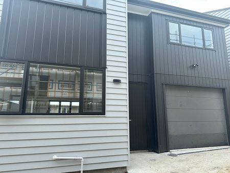 Double westlake - Brand New - Vacant - Photo 3