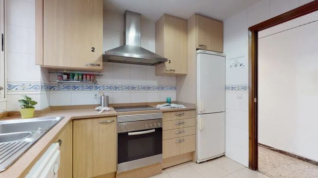 Carrer de Pere Aleixandre, Valencia, Valencian Community 46006 - Photo 1