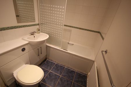 Lowndes Court, Manor Road, Harrow - Photo 5