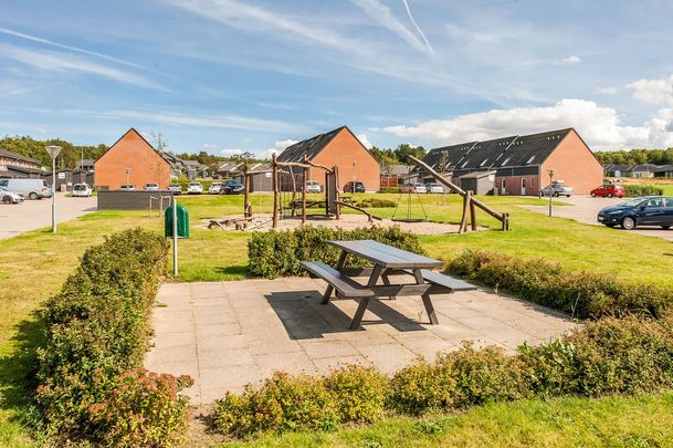 5-værelses rækkehus med egen have - Foto 1