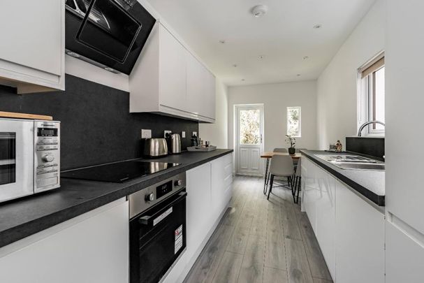 3 bedroom flat to rent - Photo 1