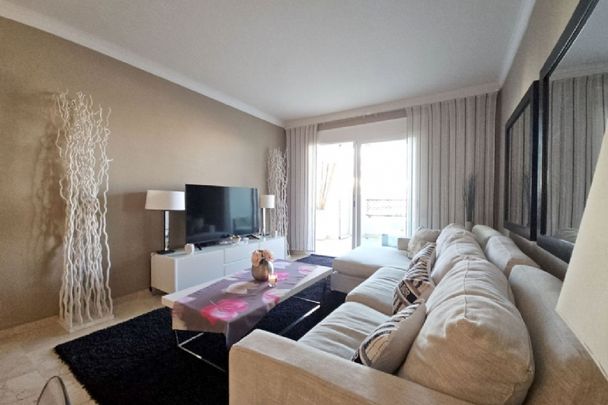 2 Bedroom Apartment For Rent in Puerto Banús, Málaga - Photo 1