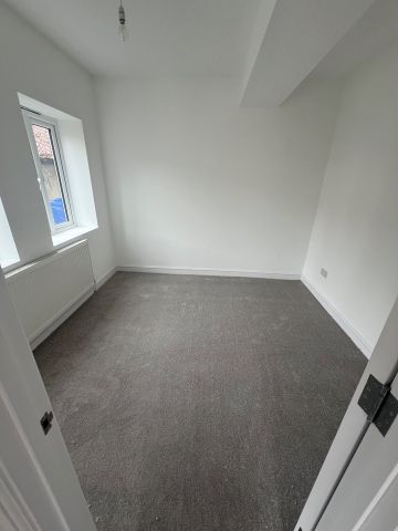 Room in a Shared Flat, Ledbury Road, CR0 - Photo 2