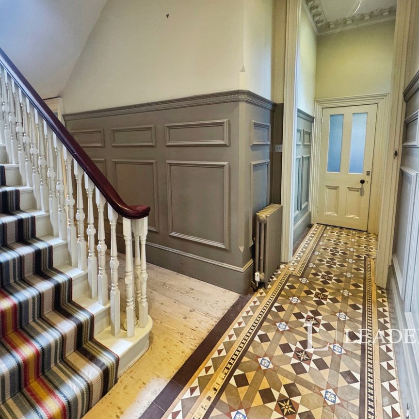 5 bedroom detached to rent Lower Park Road - Photo 1
