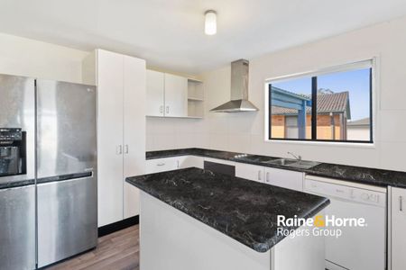 Comfortable Family Home with Modern Features - Photo 3