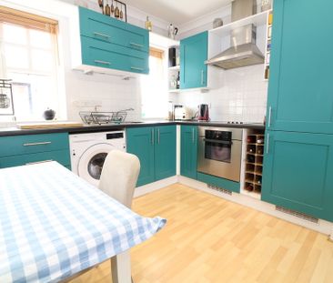 Lyons Court, Dorking, RH4 - Photo 1