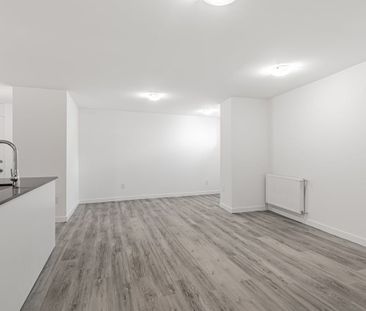 For Lease - 2507 Eglinton Avenue Unit# 307, Toronto, Ontario - Photo 3