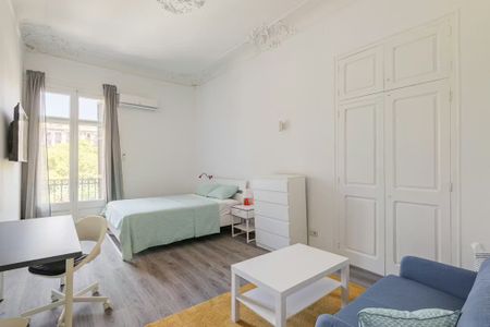 Carrer dAragó, Barcelona, Catalonia 08011 - Photo 2