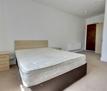 Sandringham Apartments, Osborne Road, Southsea - Photo 5