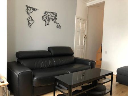 1 Bed Flat, Fortescue Road, SW19 - Photo 3