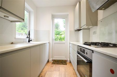 2 bedroom terraced house to rent - Photo 2