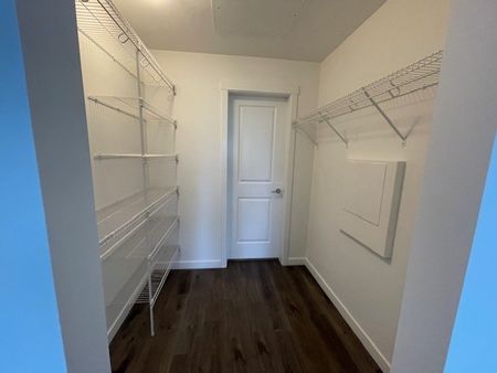 Unit 411 - One Bedroom Plus Den at The Grove - Photo 5