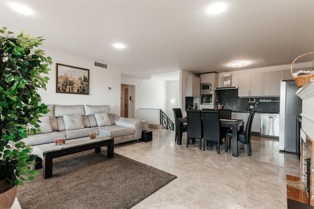 Alquiler de chalet adosado en Calle Sand - Photo 3