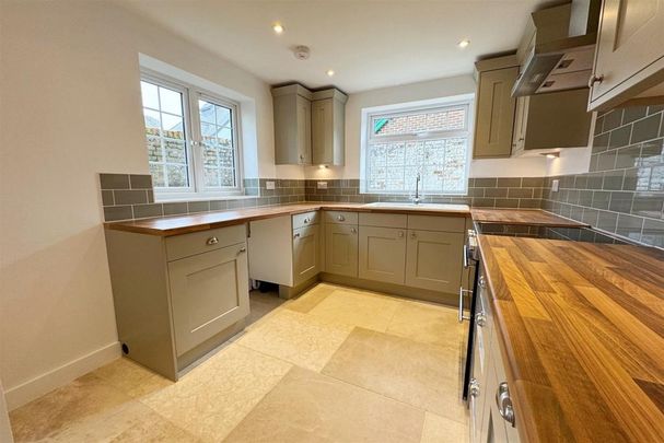 3 bedroom terraced house to rent - Photo 1