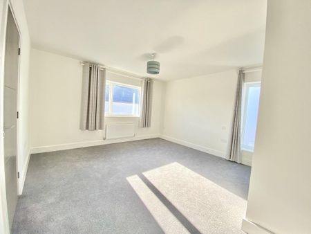 3 bedroom detached house to rent - Photo 2