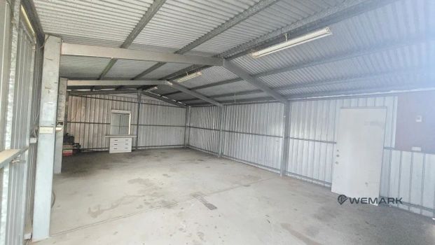 “Comfort, Convenience & Charm at 5 Catalina Ave! 🏡” - Photo 1