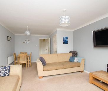 3 bedroom semi-detached house to rent - Photo 6