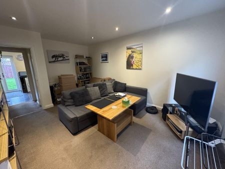 3 bedroom semi-detached house to rent - Photo 3