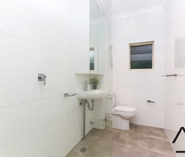 Impressive two bedroom apartment in prized position - Photo 6