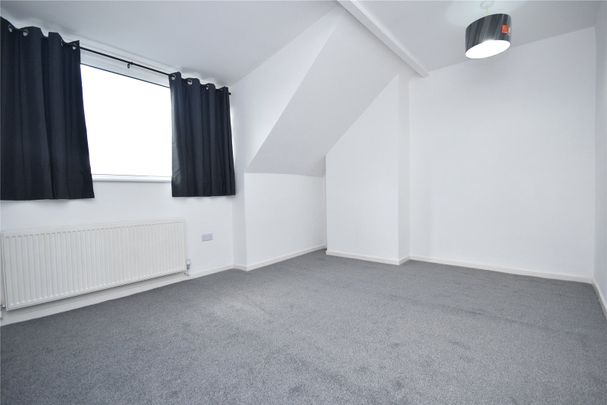 18, Cecil Grove, Leeds, West Yorkshire, LS12 2AW - Photo 1