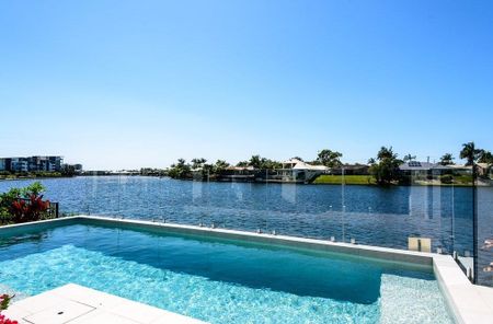 Luxurious Waterfront Living - Photo 5