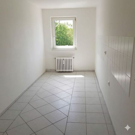 Am S-Bahnhof Strausberg! Helle 2-Zimmer-Wohnung mit Dielenboden - Foto 2