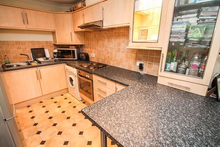 2 bedroom apartment to rent - Photo 3