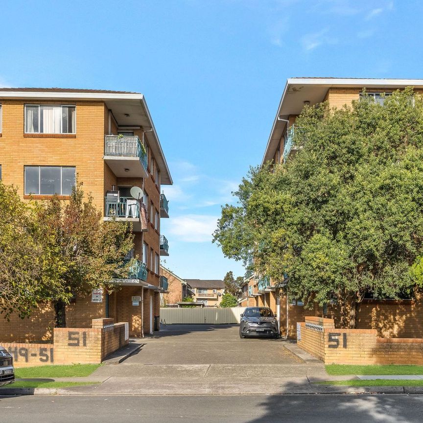 Modern & Convenient 2-Bedroom Unit – Updated & Ready to Move In! - Photo 1