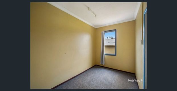 One Bedroom Low Maintenance Unit Close To CBD - Photo 1