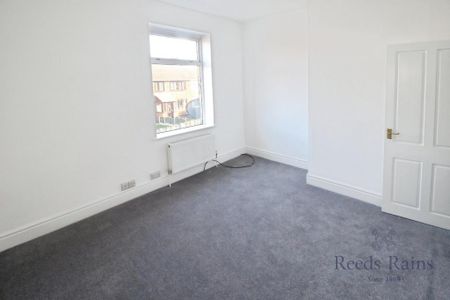 3 bedroom terraced house to rent - Photo 3