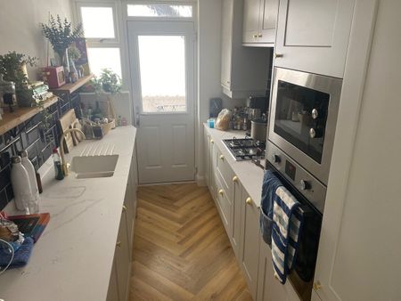 Room in a Shared Flat, St. Leonards Road, SW14 - Photo 3