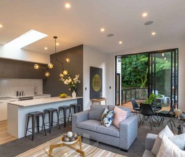 Super modern 3 bedroom house - Photo 1