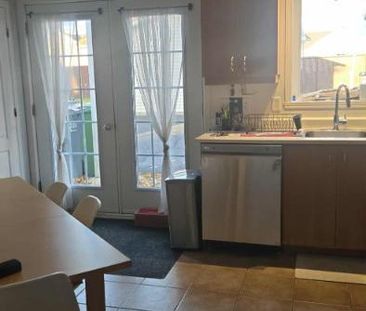 Drummondville Beau grand 5 1/2 à louer 1e étage libre pour 15 novembre - Photo 4