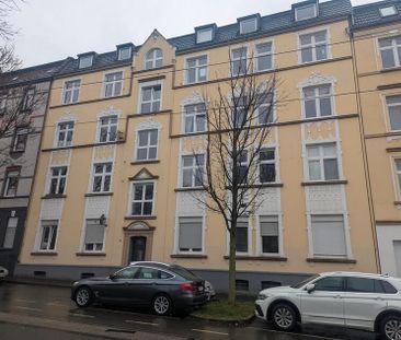 Attraktive 2,5-Zimmer-Dachgeschosswohnung in zentraler Lage-01.03.2... - Photo 1