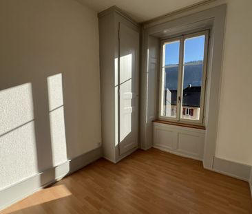 St-Imier, beautiful 3-room apartment with fitted kitchen - Photo 2