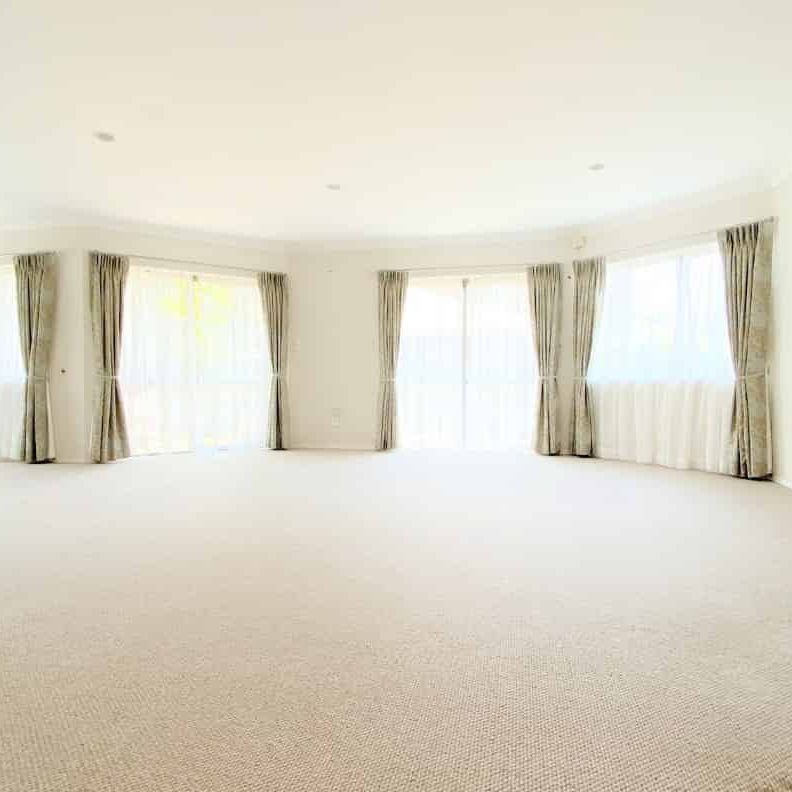 Spacious Family Living in a Prime Location - Pet Friendly! - Photo 1